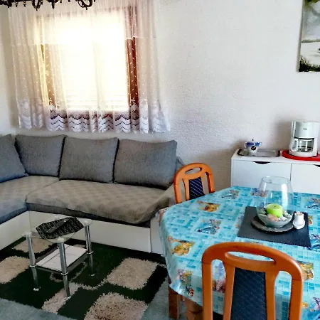 Canaki Apartman *