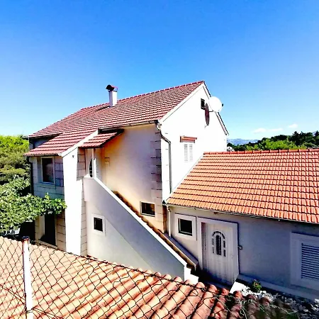 Canaki Apartman Splitska